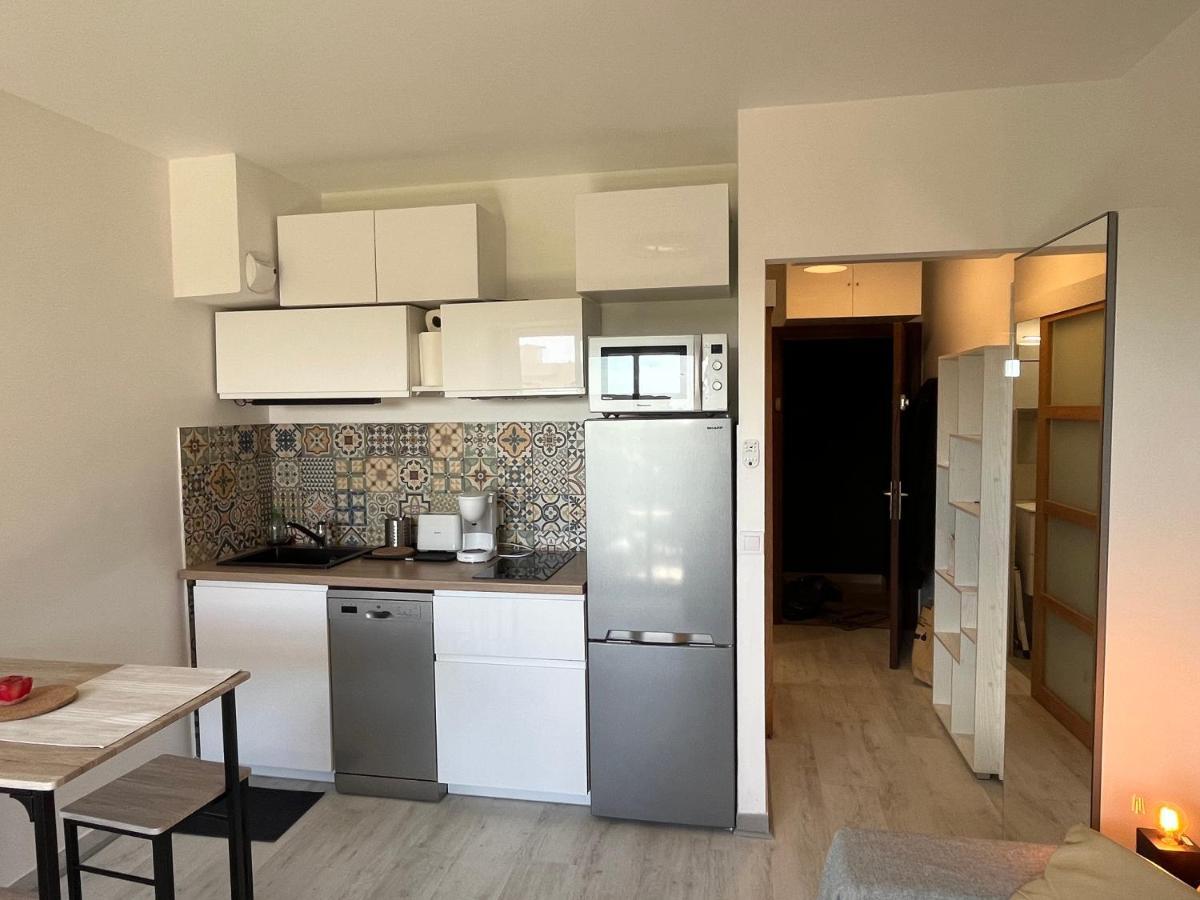Charmant Studio Avec Terrasse Et Parking A Ванс Екстериор снимка